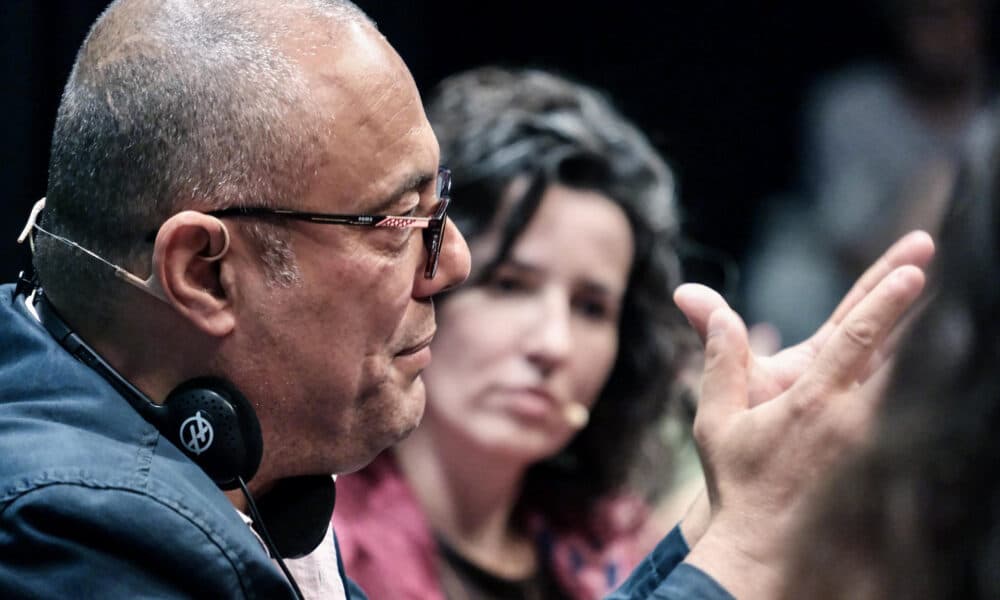 Fotografía cedida por la Feria Internacional del Libro de Paraty del escritor y exministro de Cultura palestino, Abu Atef Sai, hablando durante un evento, en Paraty (Brasil). EFE/ Walter Craveiro / Flip