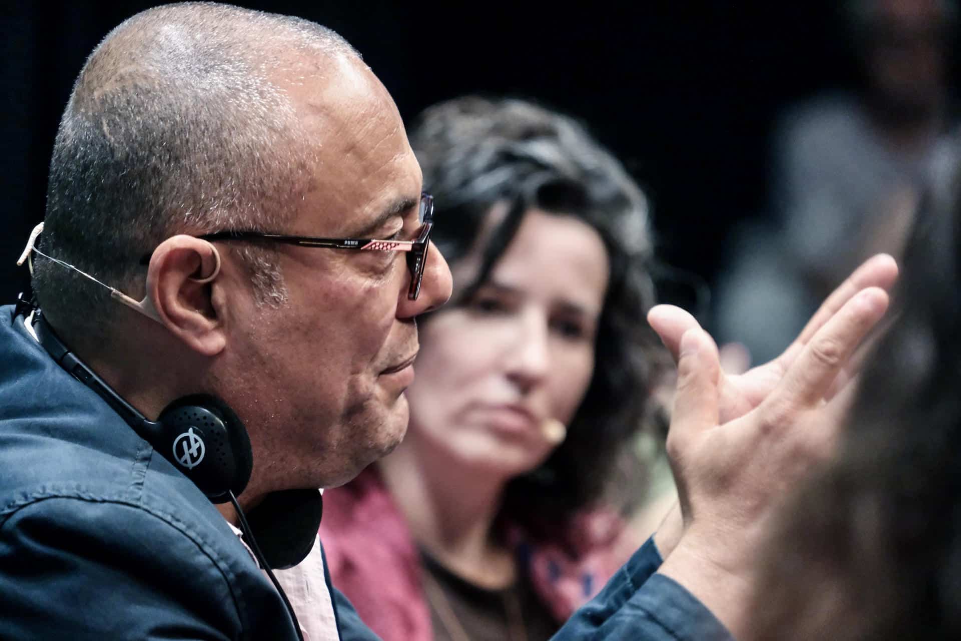 Fotografía cedida por la Feria Internacional del Libro de Paraty del escritor y exministro de Cultura palestino, Abu Atef Sai, hablando durante un evento, en Paraty (Brasil). EFE/ Walter Craveiro / Flip