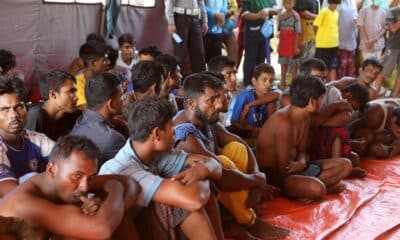 Fotografía de archivo de un grupo de rohinyás tras llegar en barco a Indonesia. 
EFE/EPA/HOTLI SIMANJUNTAK