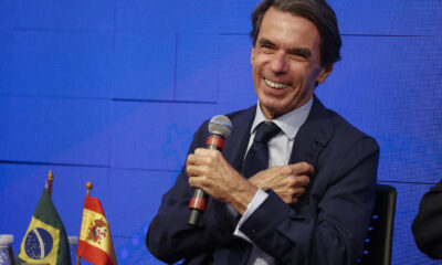 El expresidente del Gobierno español José María Aznar habla durante una conferencia en la Asociación Comercial de São (Brasil). EFE/ Sebastiao Moreira