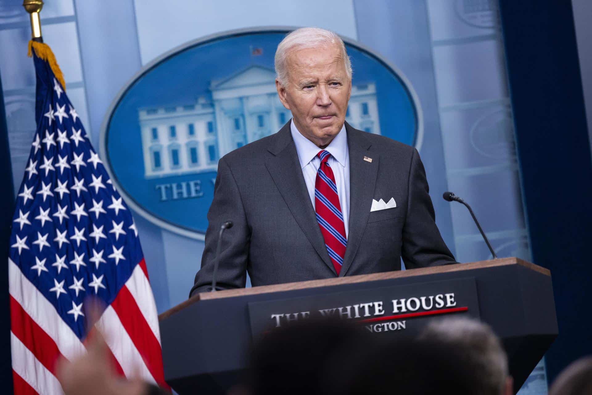 El presidente de EE.UU., Joe Biden, habla en la sala de prensa de la Casa Blanca en Washington (EE.UU.). EFE/EPA/SHAWN THEW / POOL