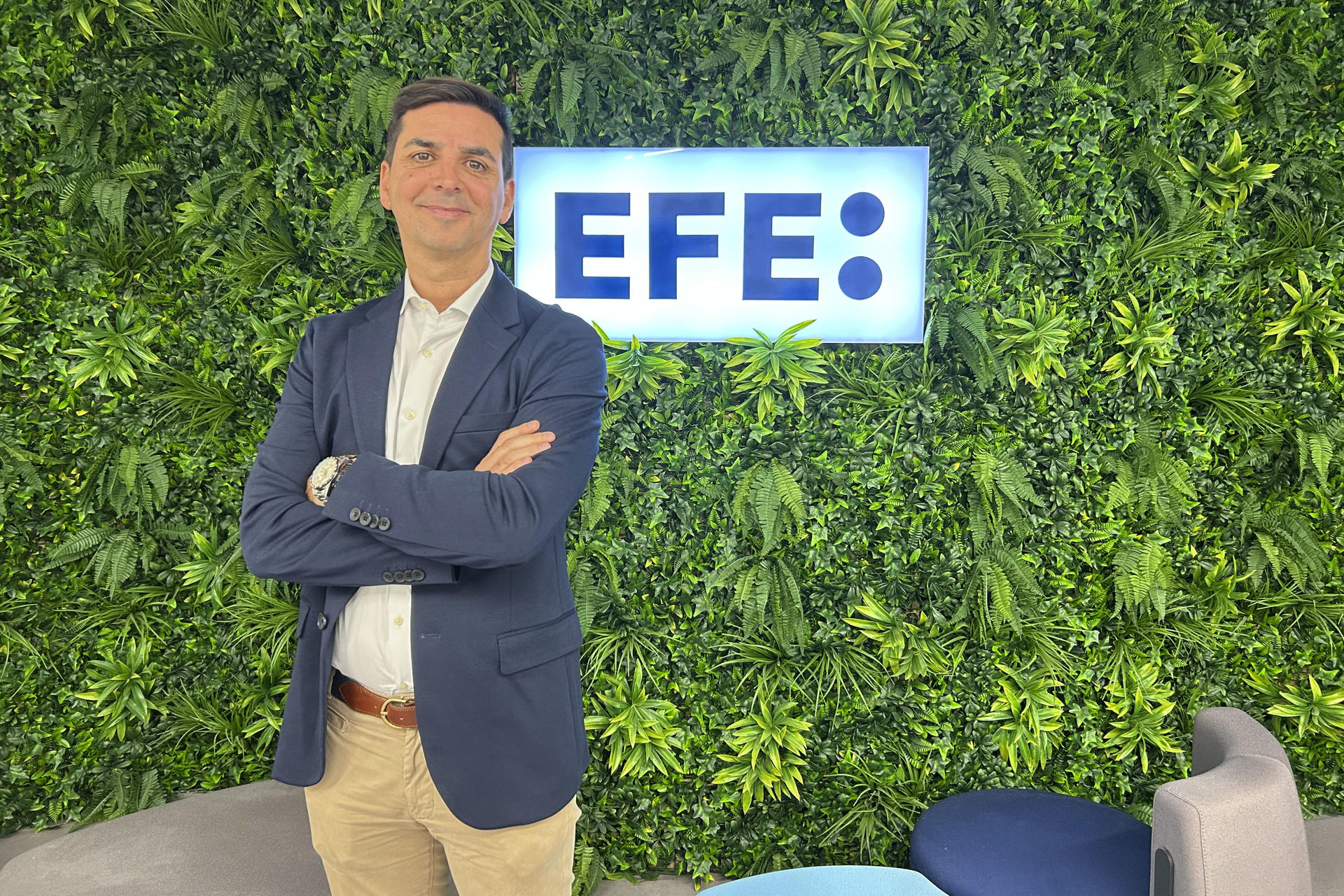 Francis Hernández, quien fuera coordinador de las categorías inferiores de la selección española durante seis años, posa durante una entrevista con EFE en Madrid. EFE/Óscar Maya