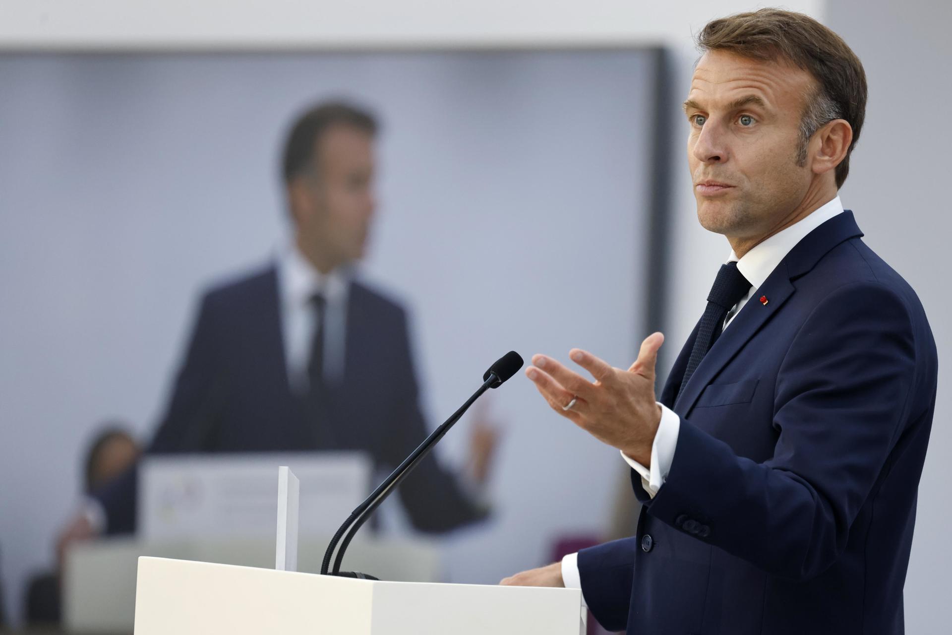 El presidente de Francia, Emmanuel Macron, pronuncia un discurso durante la sesión de clausura de la 19ª Cumbre de la Francofonía en el Grand Palais de París, Francia, el 5 de octubre de 2024. EFE/EPA/Ludovic Marin / POOL