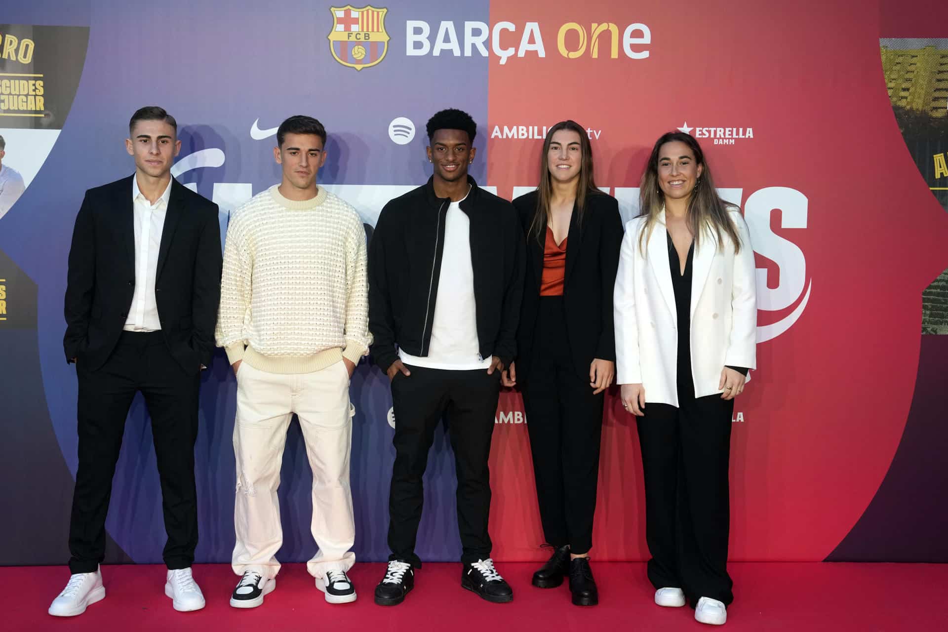 Fermín López, Gavi, Alejandro Balde, Patri Guijarro y Cata Coll, este jueves en Barcelona. EFE/Enric Fontcuberta