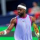 El jugador Frances Tiafoe durante un partido en el Masters de Shanghái. EFE/EPA/ALEX PLAVEVSKI