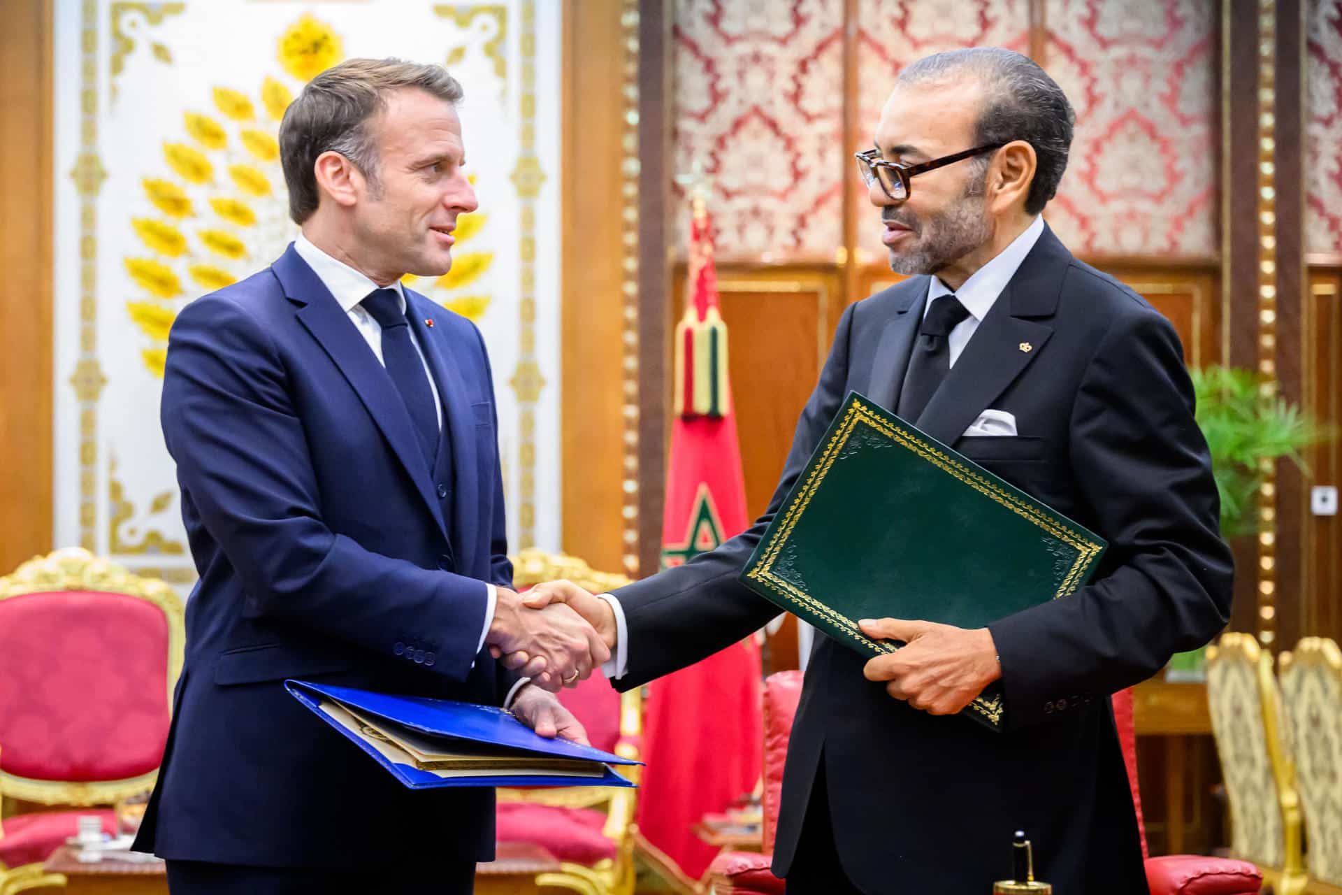 El rey de Marruecos Mohammed VI y el presidente de Francia, Emmanuel Macron (i), EFE/MAP SÓLO USO EDITORIAL, PERMITIDO SU USO SÓLO EN RELACIÓN A LA INFORMACIÓN QUE APARECE EN EL PIE DE FOTO (CRÉDITO OBLIGATORIO)