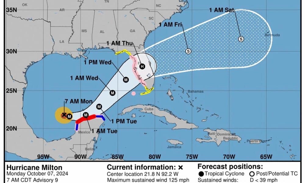 Imagen cedida por el Centro Nacional de Huracanes (NHC) estadounidense este lunes donde se muestra el pronóstico de cinco días del paso del huracán Milton en el Golfo de México hacia Florida. EFE/NHC