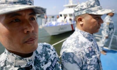 Fotografía de archivo de guardacostas filipinos desplegados en las aguas del mar de China Meridional, donde Manila y Pekín mantienen una tensa disputa soberanista.
EFE/EPA/FRANCIS R. MALASIG