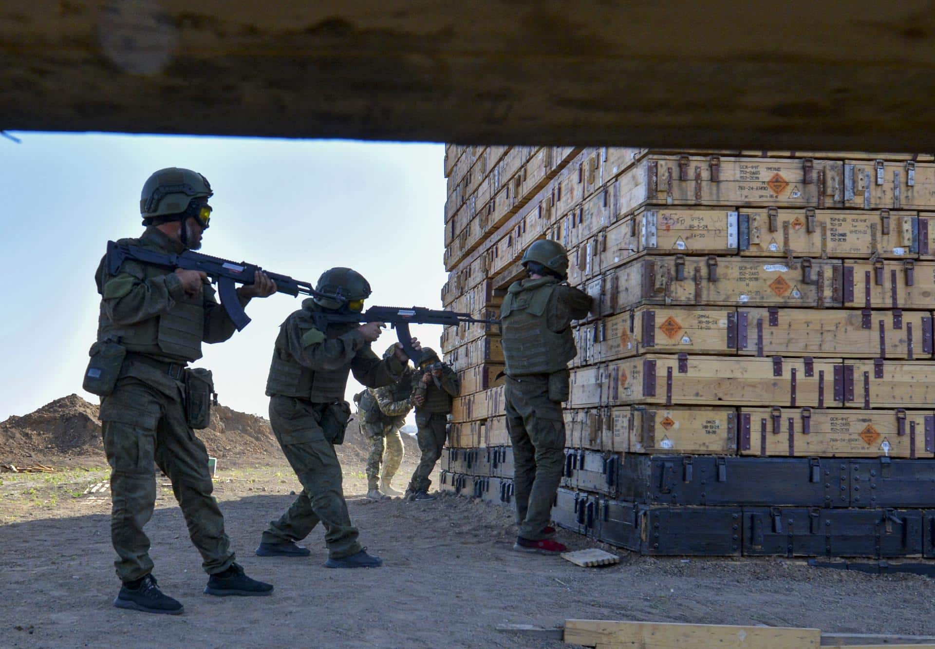 Imagen de archivo de militares rusos. EFE/EPA/ARKADY BUDNITSKY