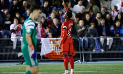 Stanis Idumbo celebra el 0-1. EFE/ Mariscal