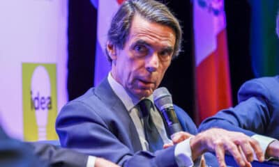 El exjefe de Gobierno español, José María Aznar, habla durante el IX Diálogo Presidencial sobre el tema 'Democracia de ciudadanos y migraciones' este jueves en Wolfson del Miami Dade College (MDC) en Miami (Estados Unidos). EFE/ Giorgio Viera