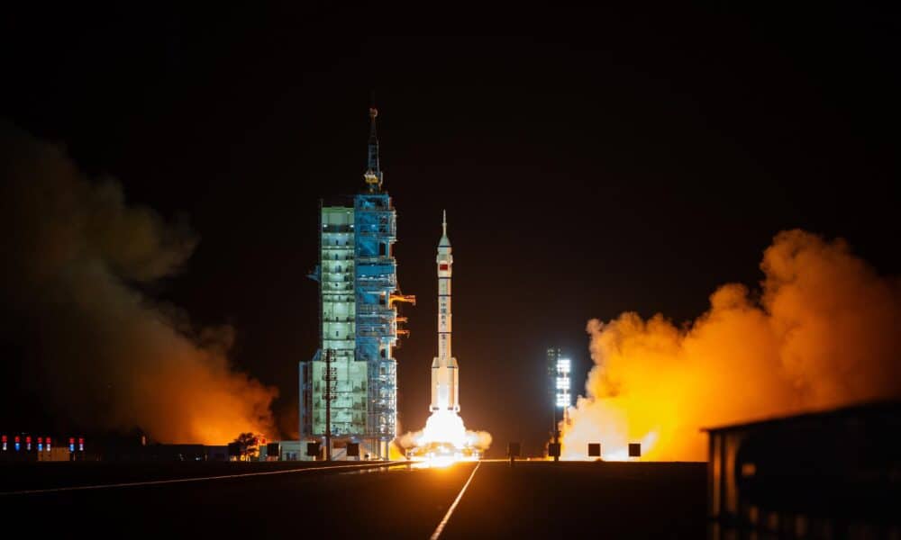 Lanzamiento de la nave espacial tripulada Shenzhou-19 cerca de Jiuquan, provincia de Gansu, China, el 30 de octubre de 2024. EFE/EPA/JESSICA LEE