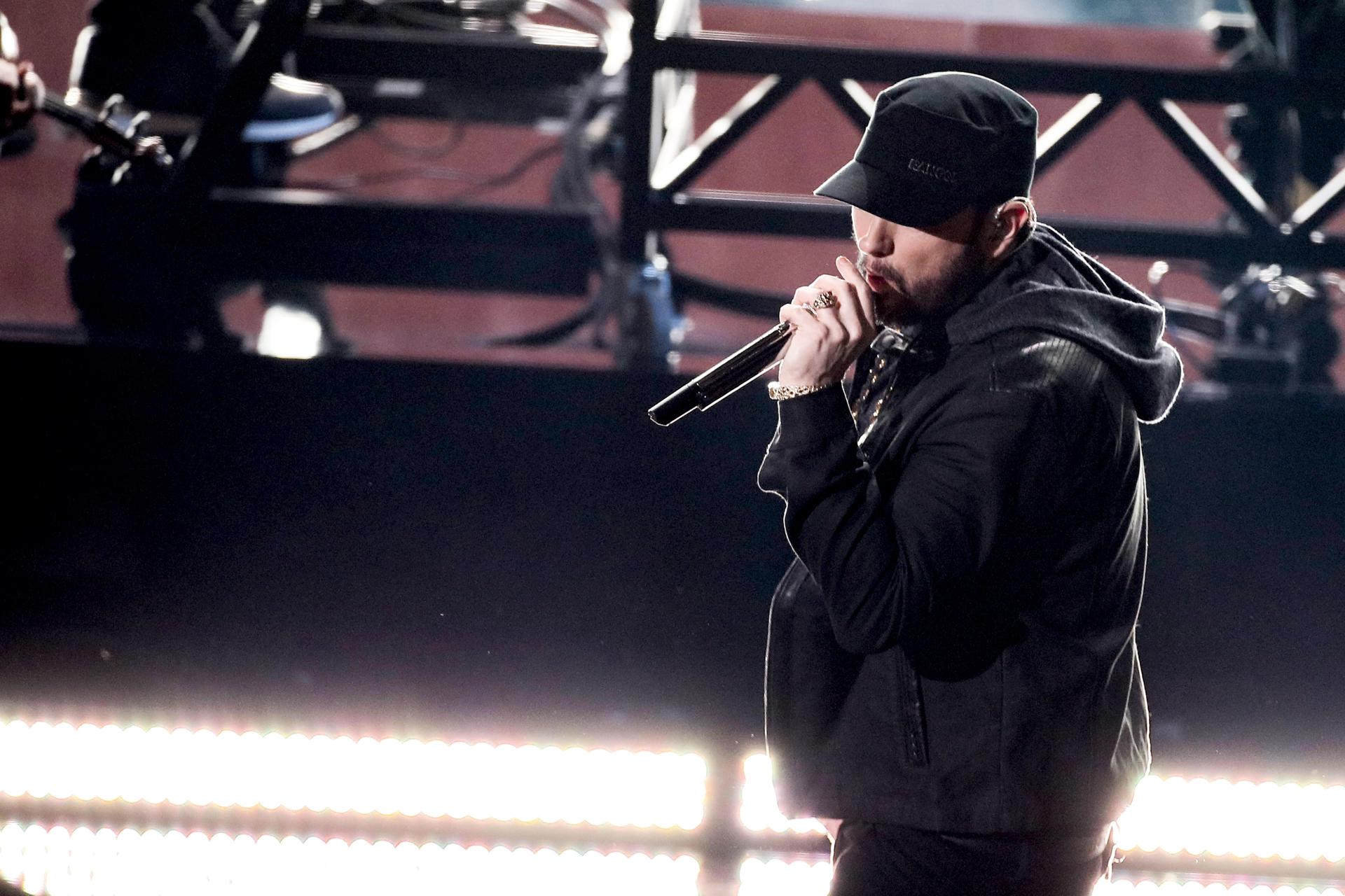 Fotografía de archivo del rapero estadounidense Eminem durante la 92ª ceremonia anual de los Premios Oscar en el Teatro Dolby en Hollywood, California, EE.UU., el 9 de febrero de 2020. EFE/EPA/Etienne Laurent