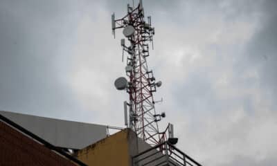 Fotografía de archivo de una antena de radio. EFE/ Rayner Peña R.