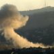 El humo se eleva tras un ataque militar israelí en la aldea de Kafr Kila, en el sur del Líbano, el 2 de octubre de 2024. EFE//STR