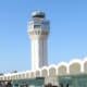 Imagen de archivo del ingreso y la torre de control del Aeropuerto Internacional Luis Muñoz Marín, de San Juan (Puerto Rico). EFE/Alfonso Rodríguez