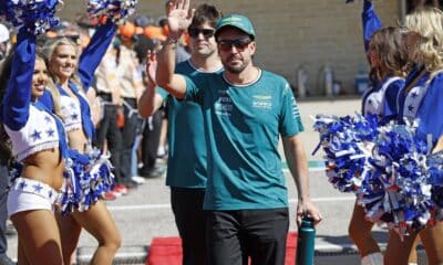 El español Fernando Alonso de Aston Martin, durante el Gran Premio de Estados Unidos. EFE/EPA/JOHN MABANGLO