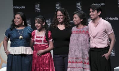 Los actores mexicanos Mónica del Carmen (i), Diana Itzel Cruz (2-i) y José Salof (d), junto a la productora Christine Dávila (c) y la directora Yolanda Cruz posan en una rueda de prensa en el Festival Internacional de Cine de Morelia (FICM) este domingo, en el estado de Michoacán (México). EFE/ Iván Villanueva