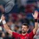 Novak Djokovic celebra la victoria en el partido de cuartos de final del torneo Masters 1000 de Shangai contra el checo Jakub Mensik. EFE/EPA/ALEX PLAVEVSKI