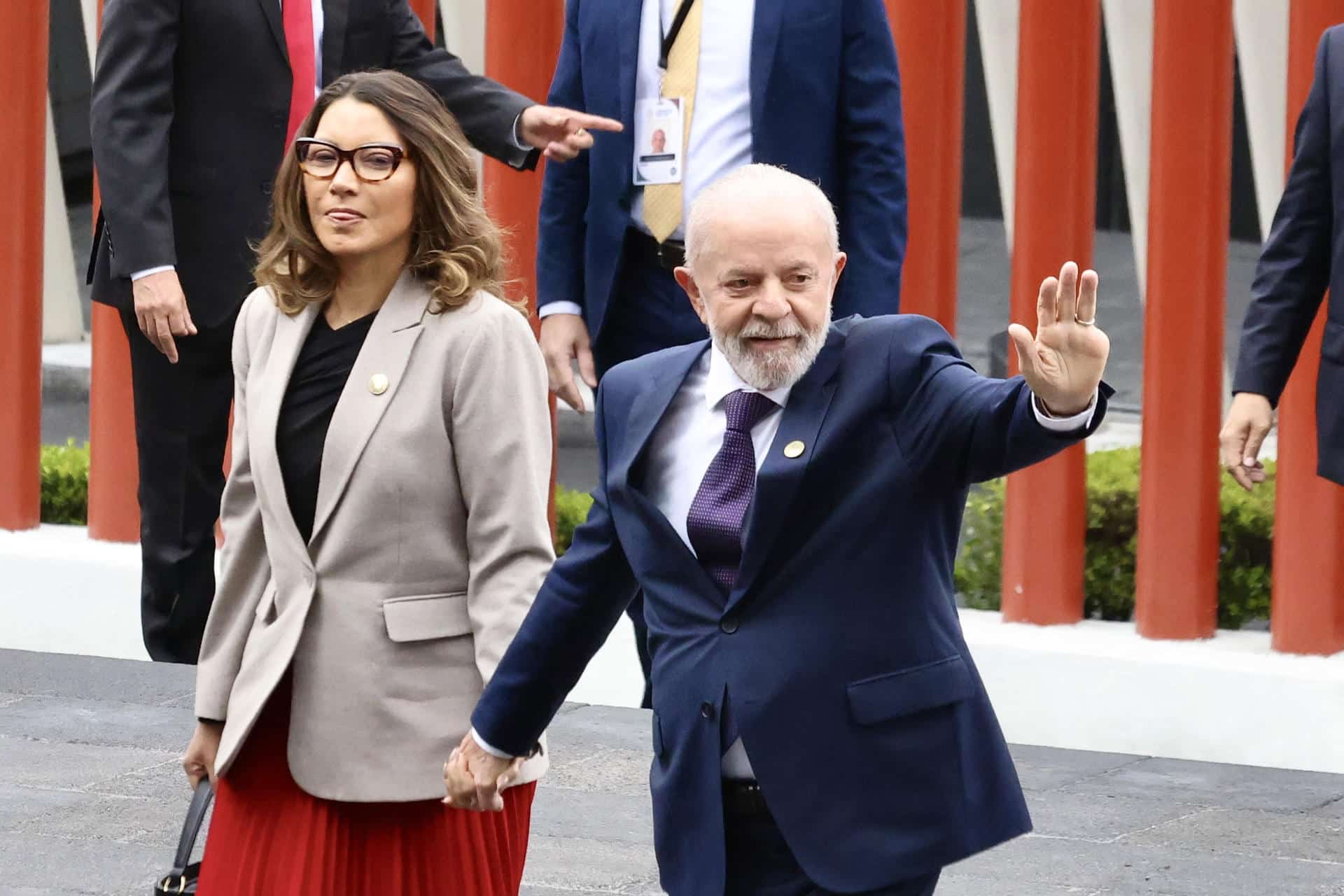 Fotografía de archivo cedida por la Presidencia de Cuba del presidente de Brasil, Luiz Inácio Lula da Silva, y su esposa, Janja Lula da Silva. EFE/Alejandro Azcuy/Presidencia de Cuba