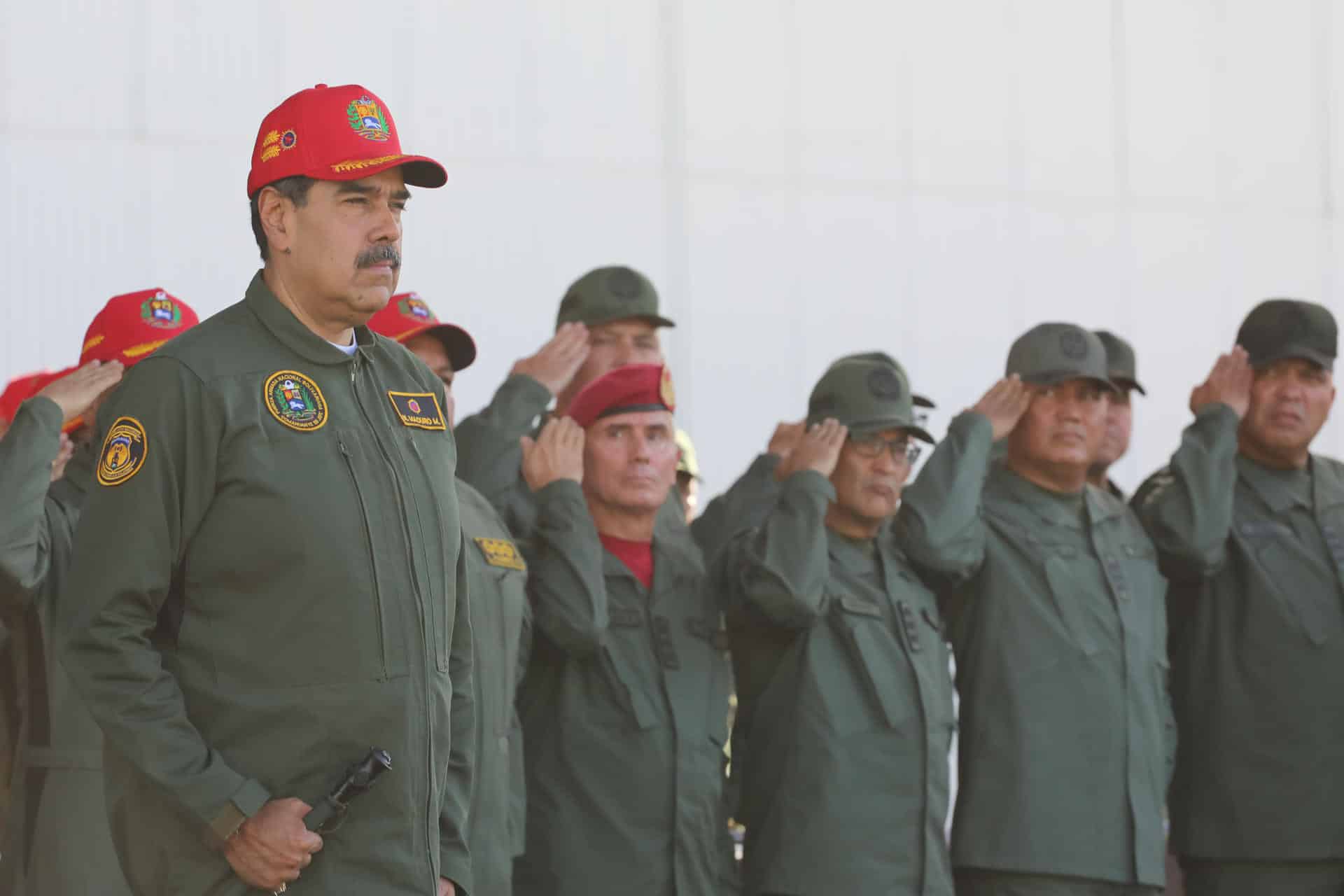 Fotografía cedida por Palacio Miraflores del presidente de Venezuela, Nicolás Maduro en un acto con militares este miércoles, en Palo Negro, Estado Aragua (Venezuela). EFE/ PALACIO MIRAFLORES /SOLO USO EDITORIAL/NO VENTAS/SOLO DISPONIBLE PARA ILUSTRAR LA NOTICIA QUE ACOMPAÑA/CRÉDITO OBLIGATORIO