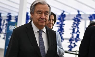 El secretario general de las Naciones Unidas (ONU), António Guterres, llega a una conferencia de prensa en el centro de medios del G20, este domingo en Rio de Janeiro (Brasil). EFE/ Andre Borges