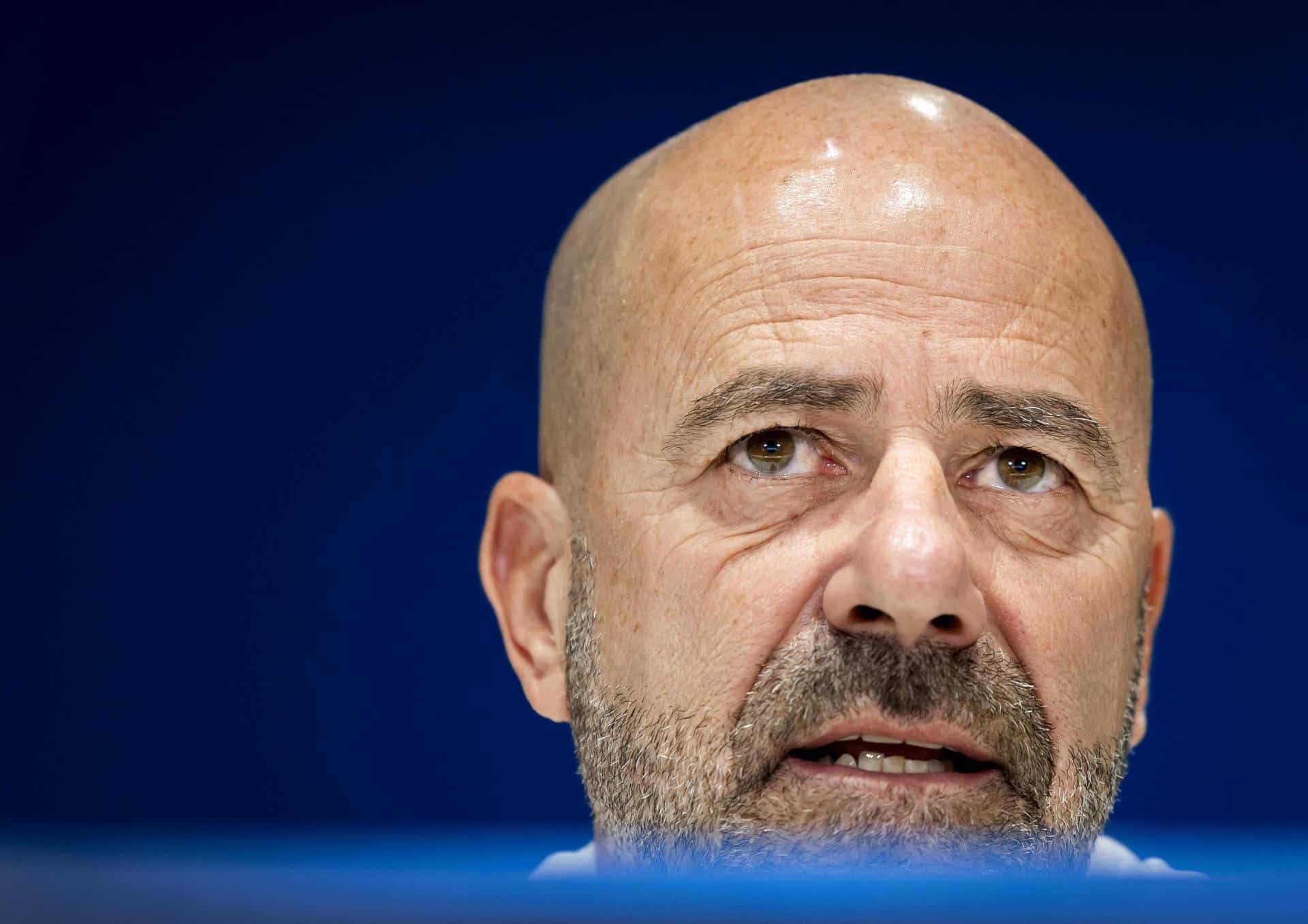 El entrenador del PSV Eindhoven, Petr Bosz, durante la rueda de prensa de este lunes. EFE/EPA/Koen van Weel