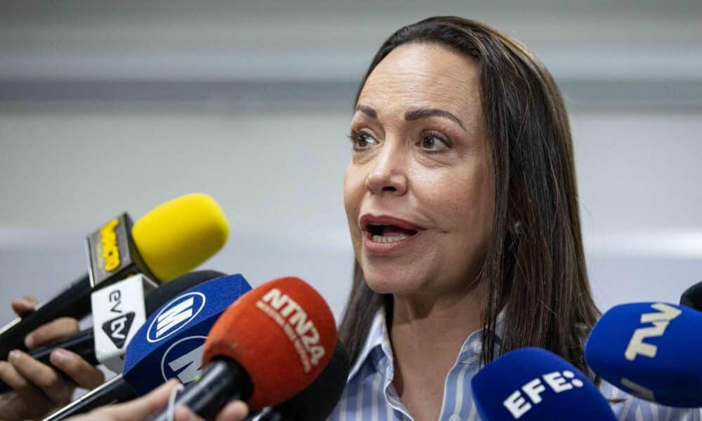 Fotografía de archivo en donde se ve a la líder opositora María Corina Machado en Caracas (Venezuela). EFE/ Ronald Peña R.