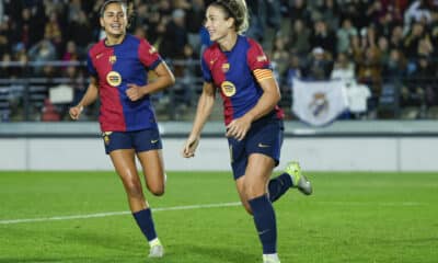 La centrocampista del Barcelona Alexia Putellas celebra tras anotar el 0-4 para su equipo durante el partido de la jornada 10 de la Liga F entre Real Madrid y Barcelona, este sábado en el Estadio Alfredo Di Stéfano de Madrid. EFE/ Juanjo Martín