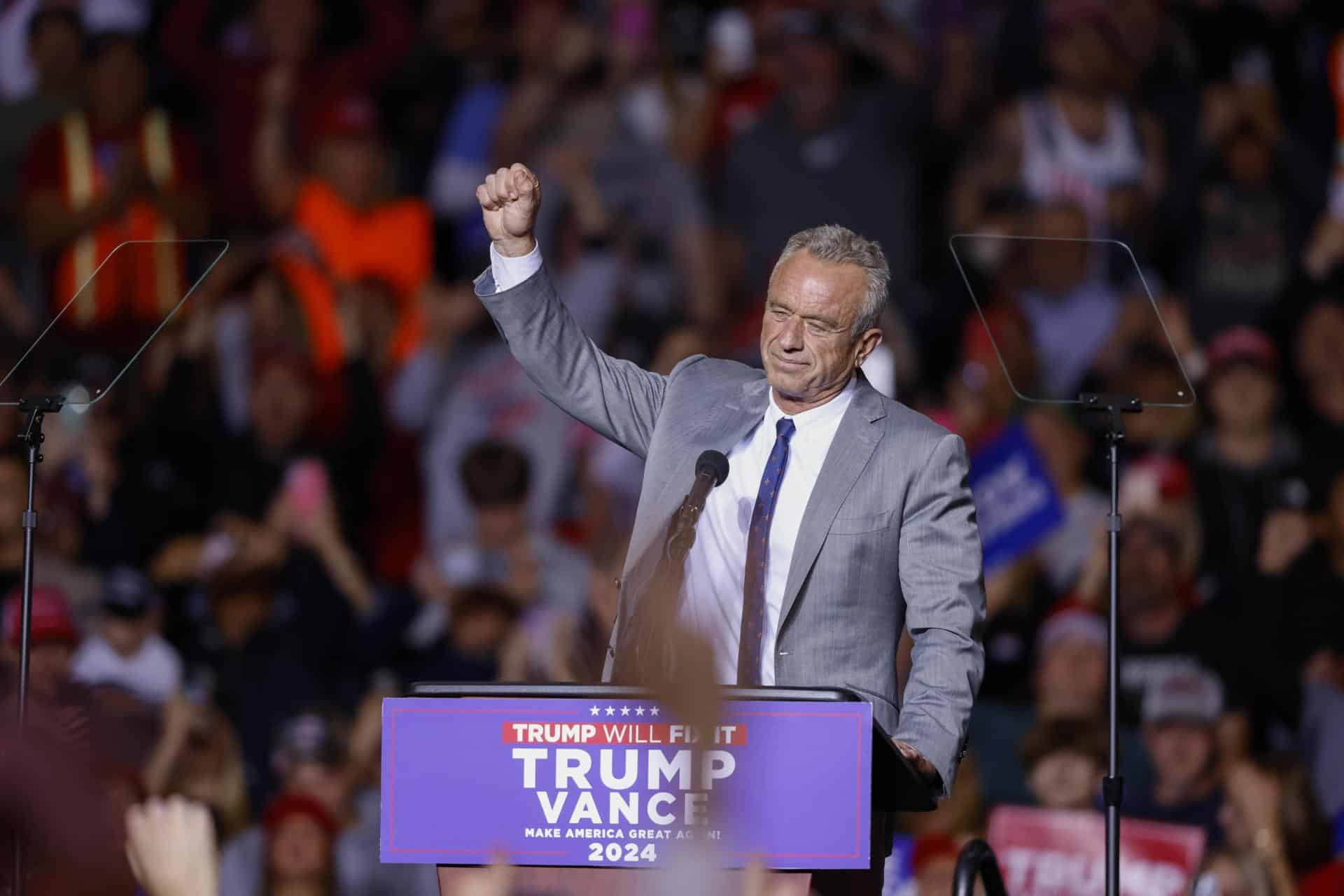 Fotografía del 1 de noviembre de 2024 de Robert F. Kennedy Jr. en un evento de campaña. EFE/JEFFREY PHELPS