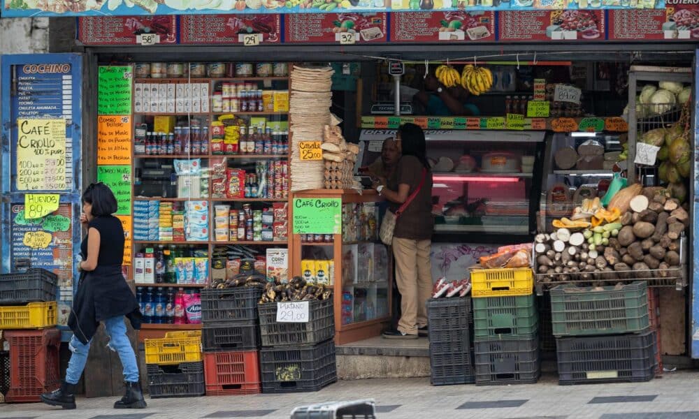 Fotografía de un local comercial en Caracas (Venezuela).EFE/ Ronald Peña