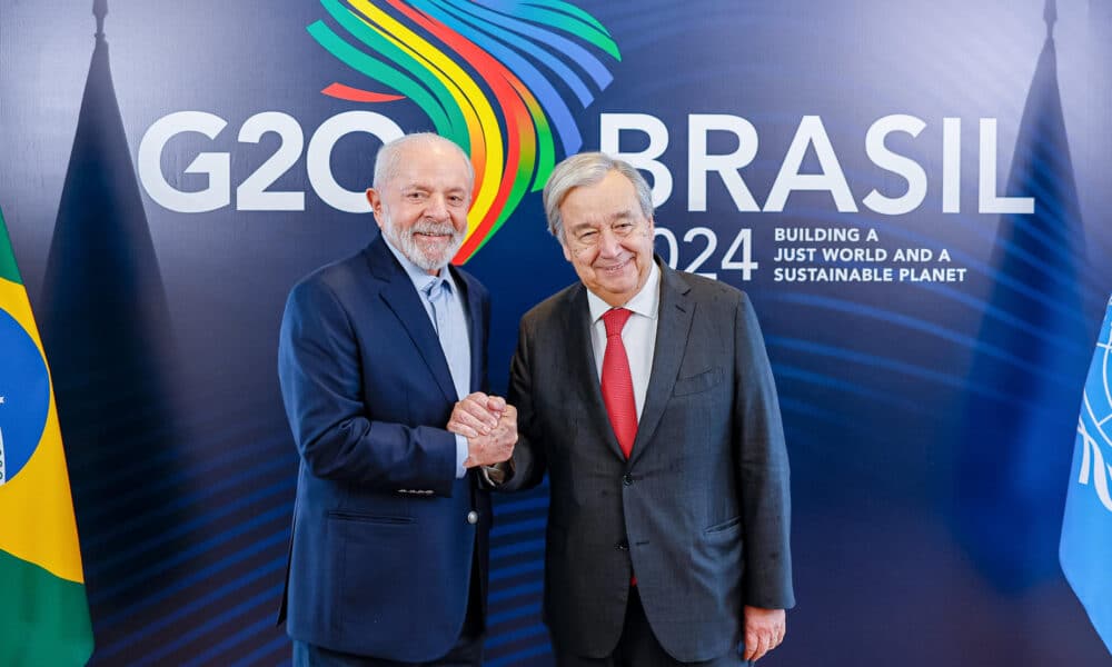 Fotografía cedida por la presidencia brasileña que muestra al presidente Luiz Inácio Lula da Silva (i) junto al secretario general de la ONU, António Guterres, durante una reunión, este sábado, en Río de Janeiro (Brasil). EFE/ Ricardo Stuckert / Presidencia de Brasil