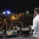 El candidato por el Partido Independentista a la Gobernación, Juan Dalmau habla durante el cierre de campaña de la alianza entre el Partido Independentista y Victoria Ciudadana este domingo, en San Juan (Puerto Rico). EFE/ Thais Llorca