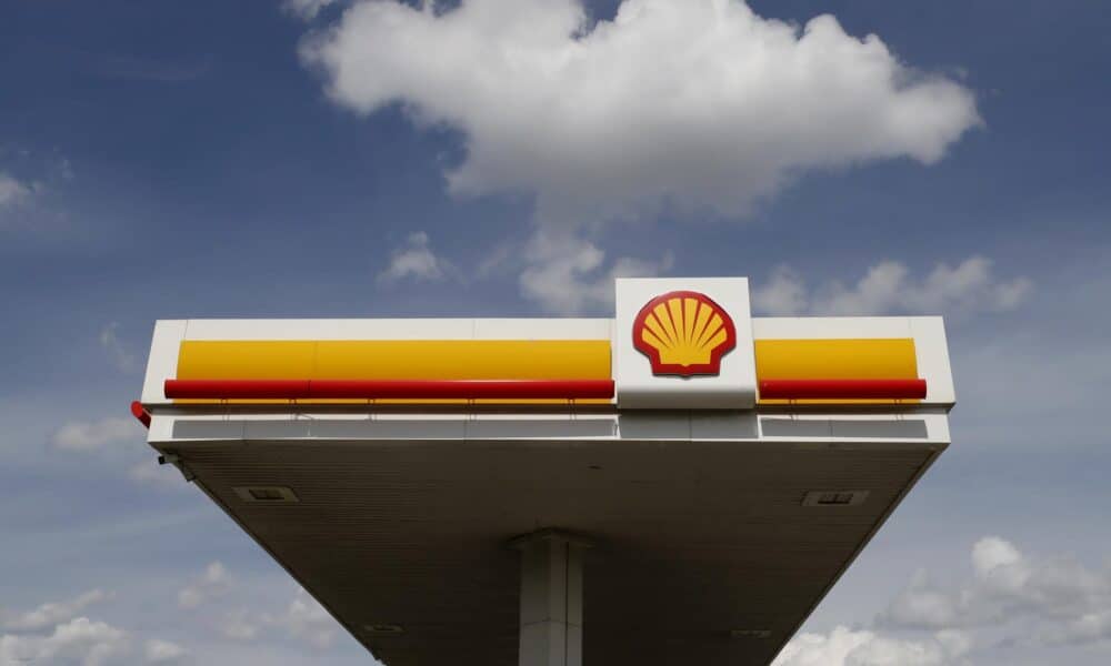 Imagen de archivo de una gasolinera de Shell. EFE/EPA/ANATOLY MALTSEV