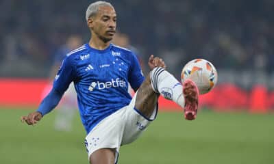 Fotografía de archivo del creativo Matheus Pereira, figura del Cruzeiro, que este sábado disputa con Racing Club en Asunción el título de la Copa Sudamericana. EFE/ Joao Guilherme