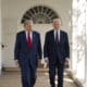 Fotografía cedida por la Casa Blanca del presidente Joe Biden (d), caminando hacia el Despacho Oval con el presidente electo, Donald Trump, en Washington (Estados Unidos). EFE/ Adam Schultz