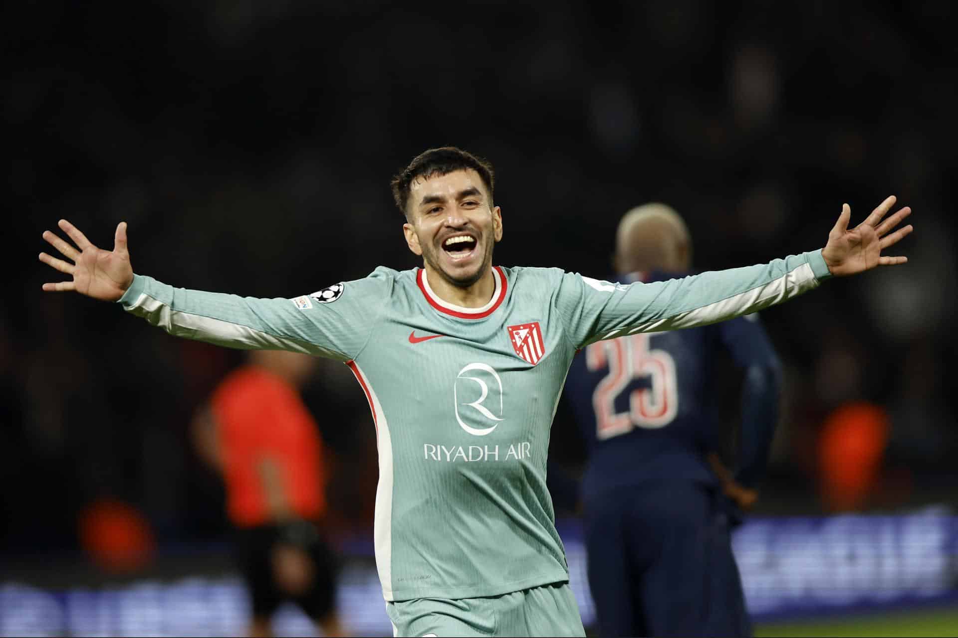 Angel Correa celebra el gol del triunfo durante el partido de la UEFA Champions League entre Paris Saint-Germain y Atletico Madrid, en París, Francia. EFE/EPA/MOHAMMED BADRA