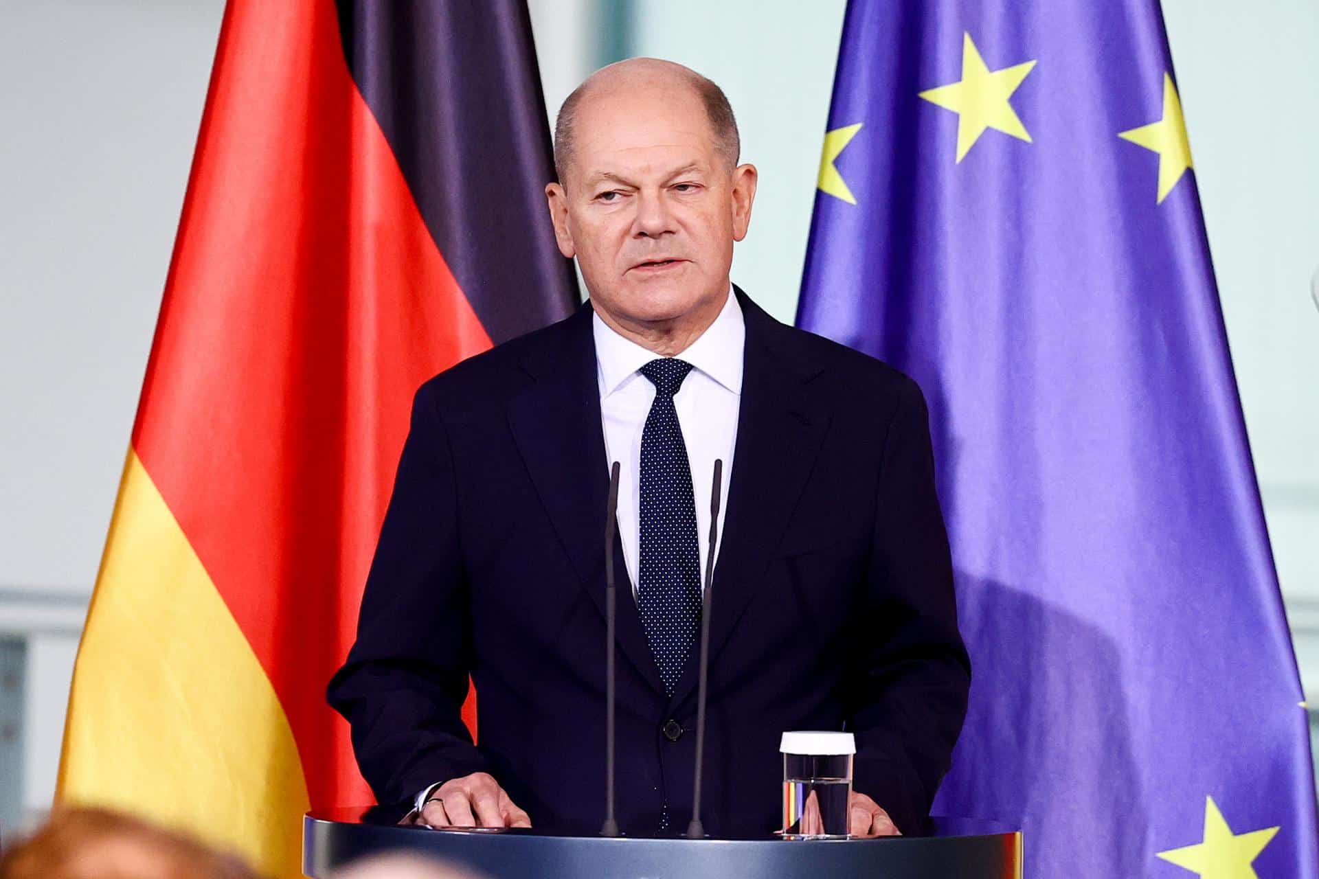 El canciller alemán, Olaf Scholz, hace una declaración sobre los resultados de las elecciones presidenciales estadounidenses de 2024 en la Cancillería de Berlín, el 6 de noviembre de 2024. EFE/EPA/FILIP SINGER