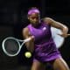 La tenista estadounidense Coco Gauff en acción durante el partido deante su compatriota Jessica Pegula en el partido de las finales de la WTA Finals que se disputa en Arabia Saudí. EFE/EPA/STRINGER