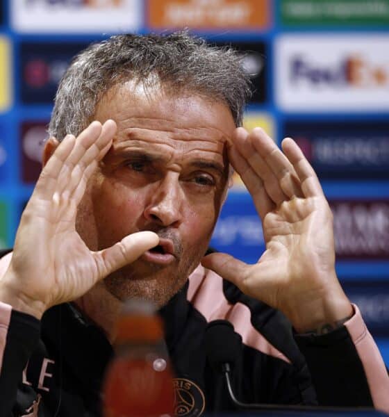 El español Luis Enrique Martínez, entrenador del PSG, durante la conferencia de prensa previa al partido de la Liga de Campeones contra el Atlético de Madrid EFE/EPA/YOAN VALAT