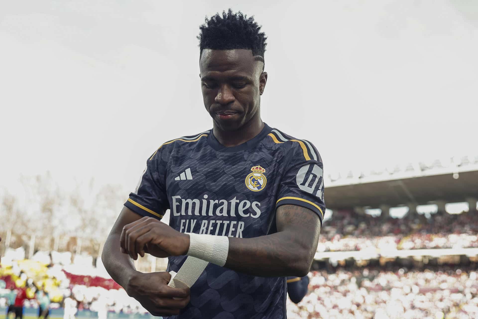 El delantero brasileño del Real Madrid Vinícius Júnior, durante un partido en el Estadio Vallecas en Madrid, en una foto de archivo. EFE/ Sergio Pérez