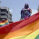 Miles de personas desfilan durante la Marcha del Orgullo Lésbico, Gay, Bisexual, Transgénero, Transexual, Intesexual y Queer, conocido como PRIDE Puerto Rico, por las calles de San Juan (Puerto Rico). Imagen de archivo. EFE/Thais Llorca