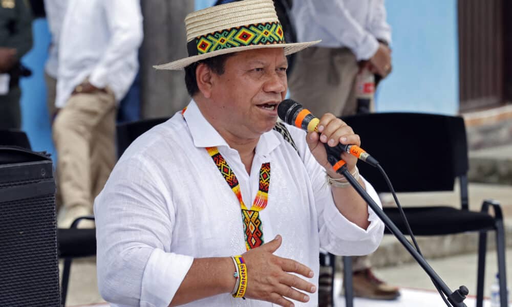 Fotografía de archivo del 29 de mayo de 2023 del director general de la Unidad de Restitución de Tierras, Giovani Yule, hablando durante un evento, en Yuto (Colombia). EFE/ Mauricio Dueñas Castañeda