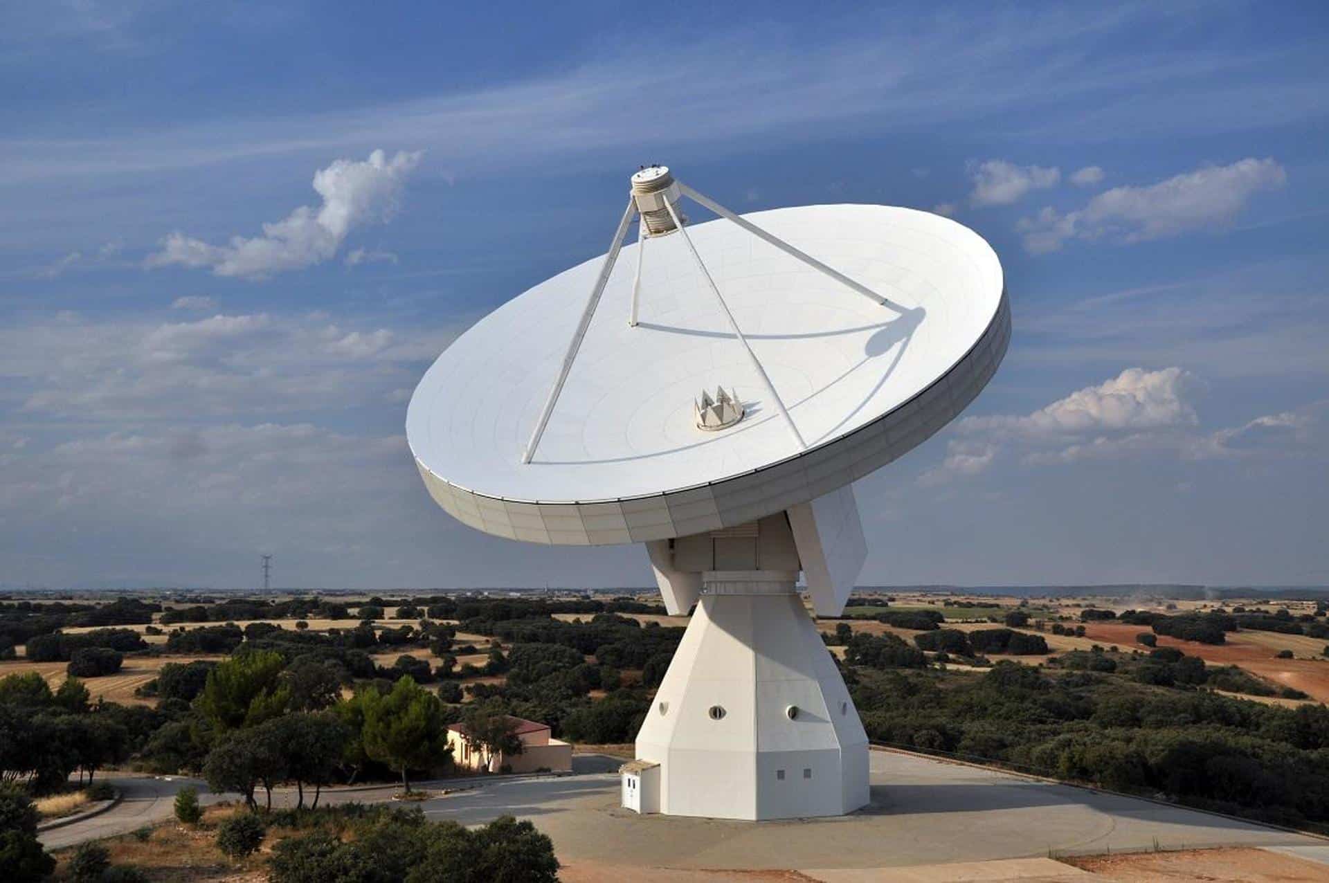 El gran radiotelescopio del Instituto Geográfico Nacional en Yebes (Guadalajara). Crédito: IGN