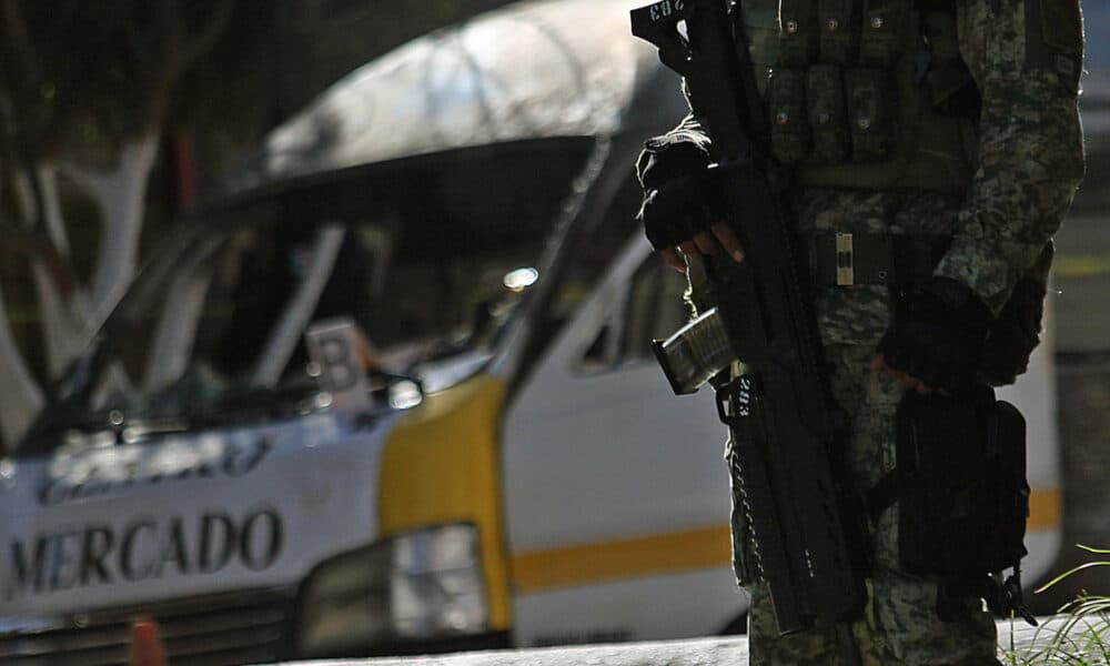 Imagen de archivo en donde se observa un soldado del ejército mexicano en Chilpancingo (México). EFE/José Luis de la Cruz