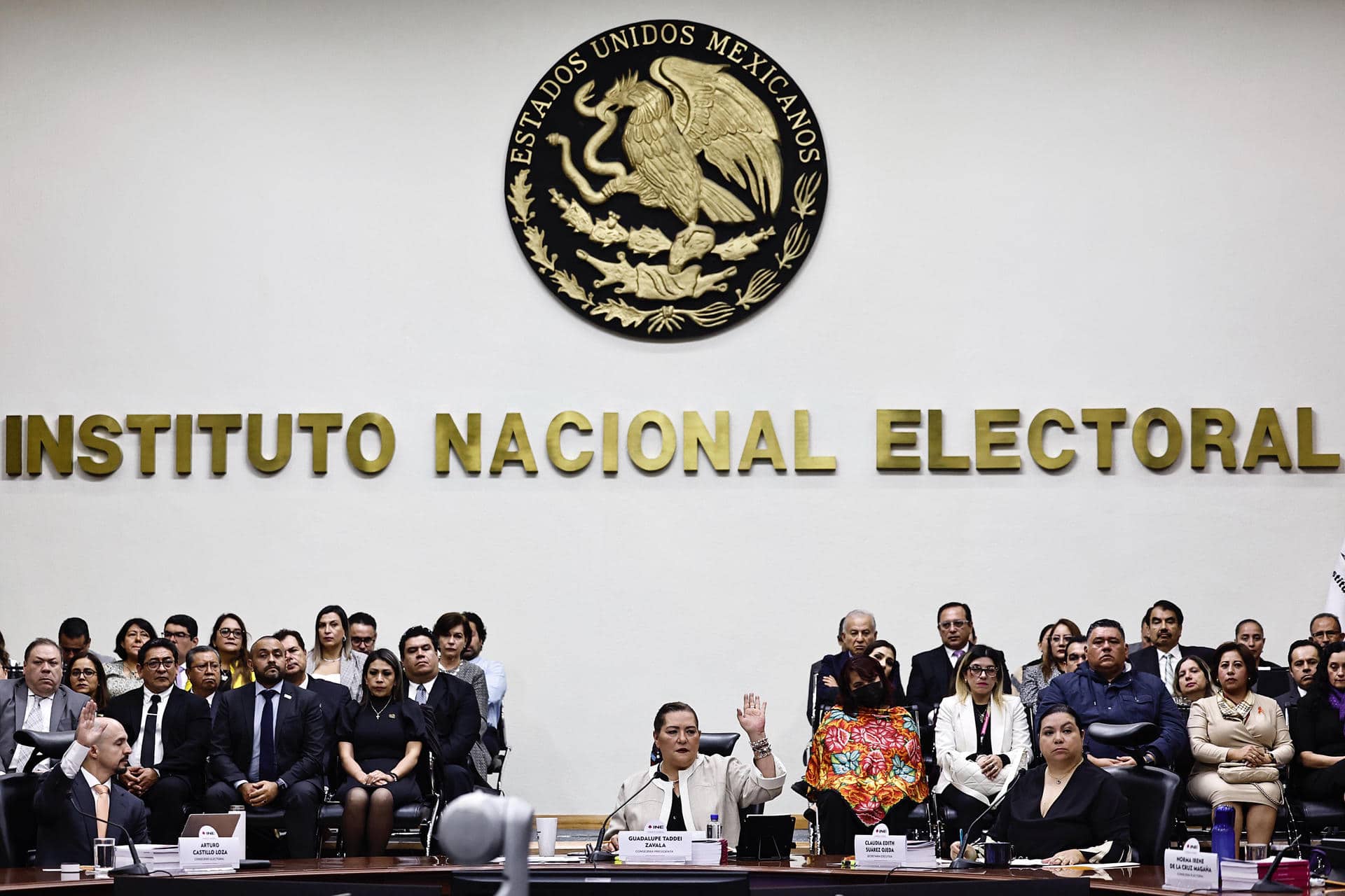 Imagen de archivo de la consejera presidenta del Instituto Nacional Electoral (INE) Guadalupe Taddei (c). EFE/ Sáshenka Gutiérrez