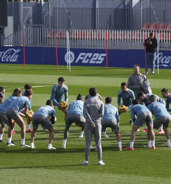 Los jugadores del Atlético de Madrid, durante el entrenamiento. EFE/ Borja Sanchez-Trillo