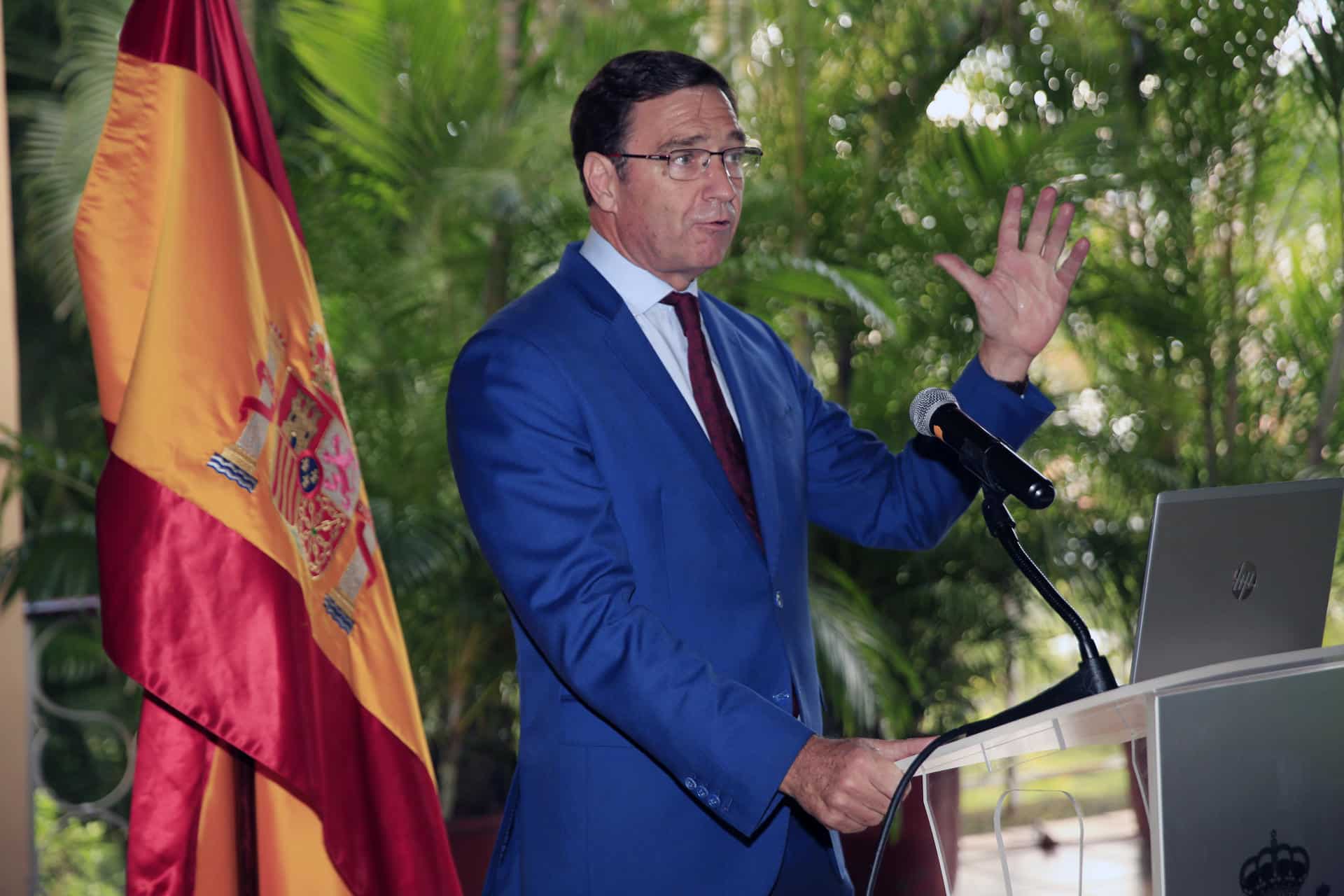 El embajador de España en Honduras, Diego Nuño García, participa en una reunión con empresarios hondureños y españoles, este miércoles en Tegucigalpa (Honduras). EFE/ Gustavo Amador