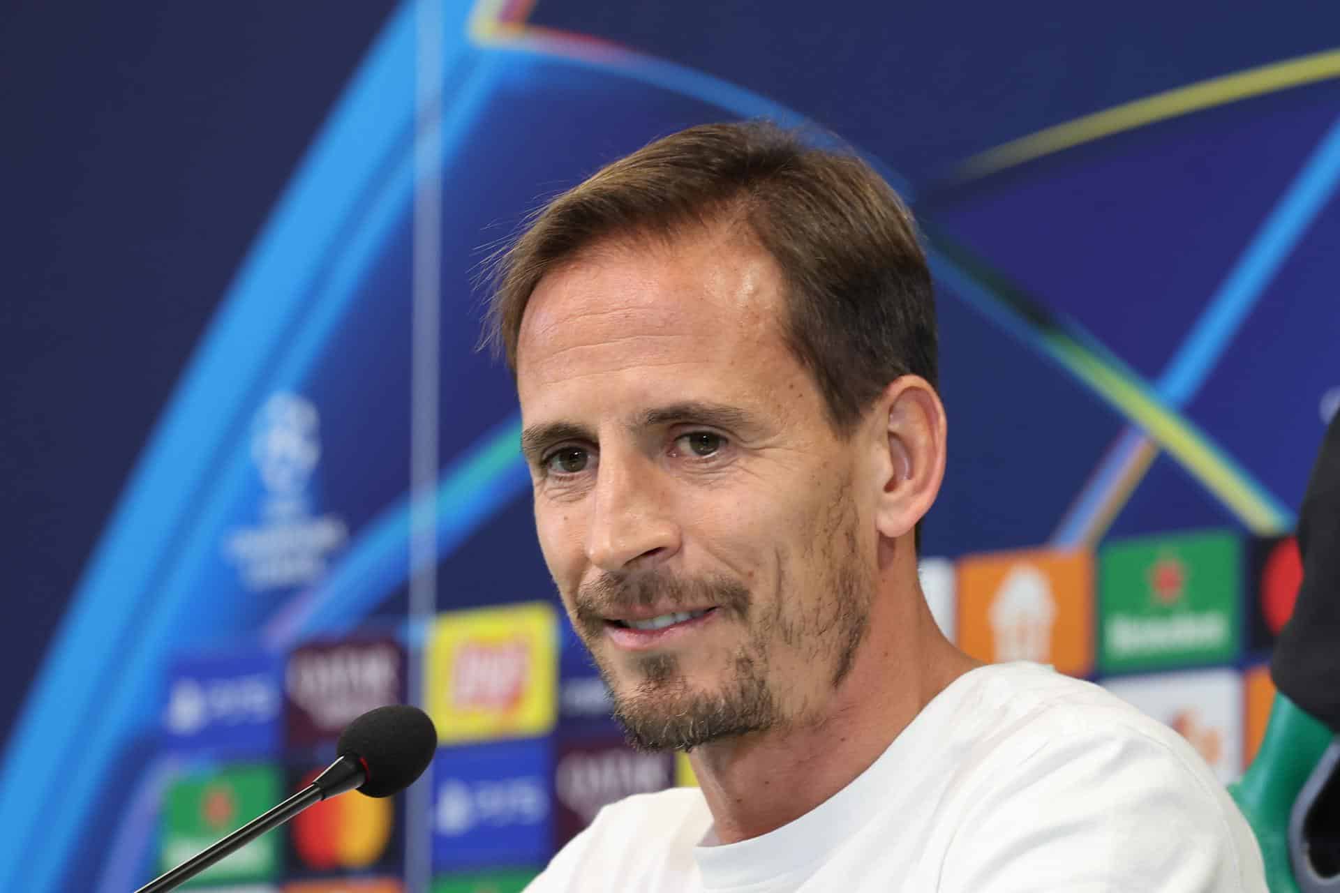 El entrenador del Sporting Joao Pereira, atiende a los medios en la Cristiano Ronaldo Academy, Alcochete, Portugal. EFE/EPA/JOAO RELVAS