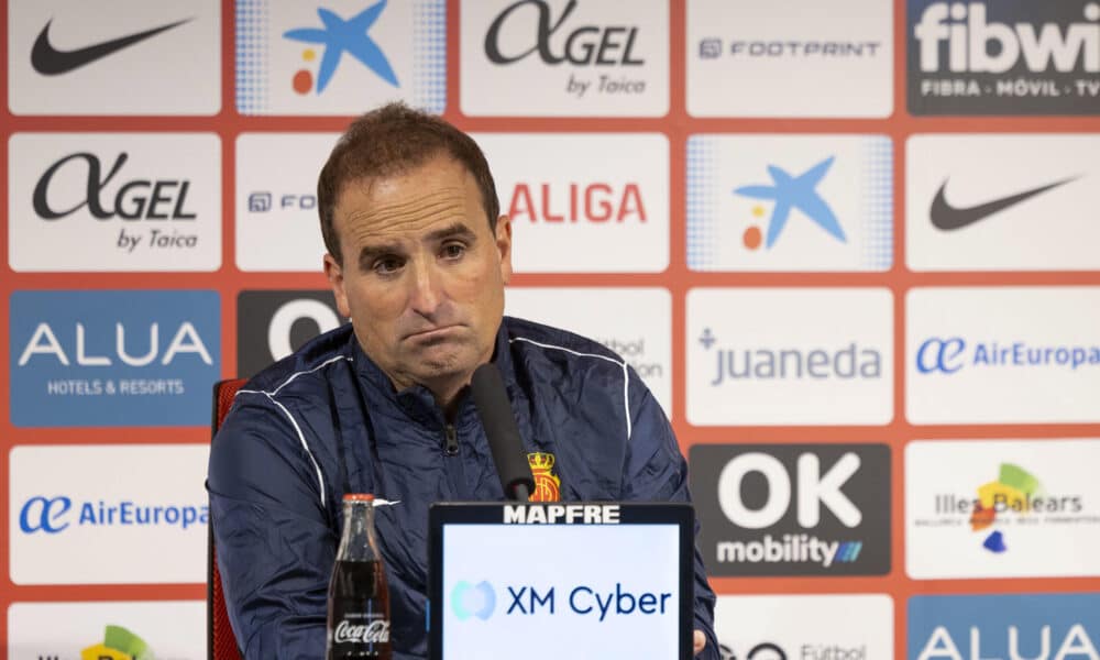 El entrenador del RCD Mallorca, Jagoba Arrasate, ofrece una rueda de prensa este viernes en Palma de Mallorca en la víspera del partido de LaLiga contra la UD Las Palmas. EFE/ Cati Cladera